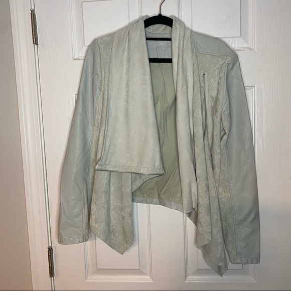 BLANK NYC gray faux leather drape front asymmetrical zip moto jacket Size small - Picture 2 of 6